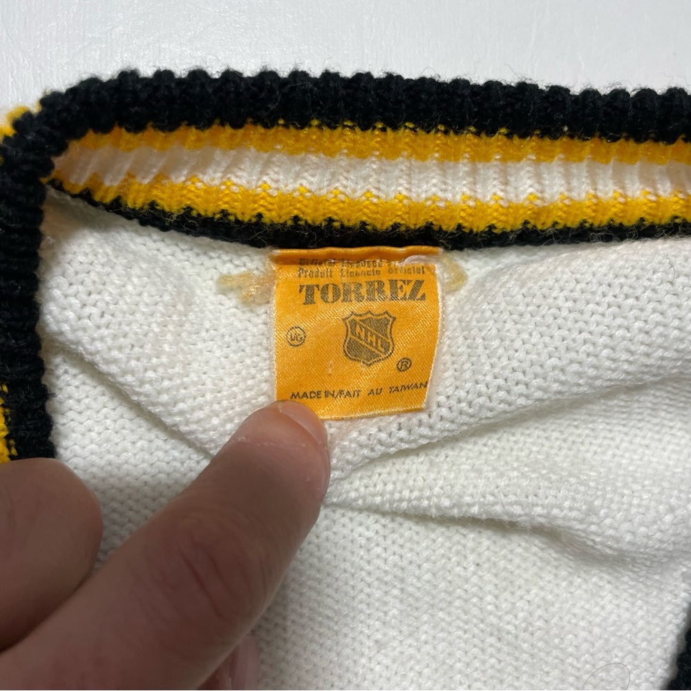NHL Boston Bruins Hockey White knit Sweater Size Large - Picture 3 of 6